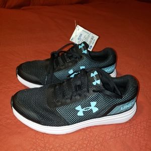 Under Armor tennis shoes